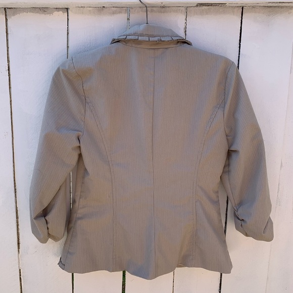 Maurices Khaki 3 Button Ruffle Hem Collared Jacket‎ - Picture 2 of 7